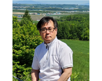 山下 英二